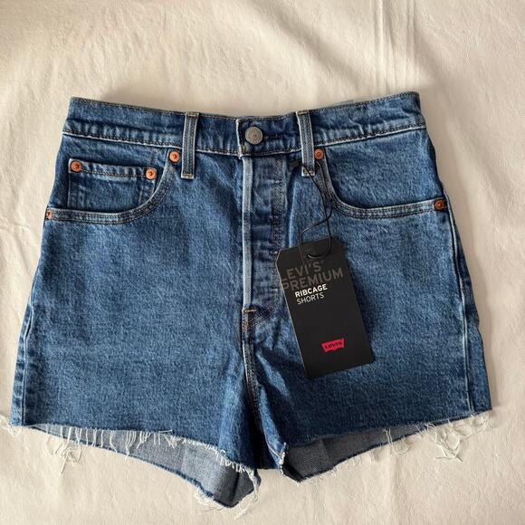 New Levi's Ribcage Shorts in Charleston Erosion Women's Size 27 - Picture 6 of 13